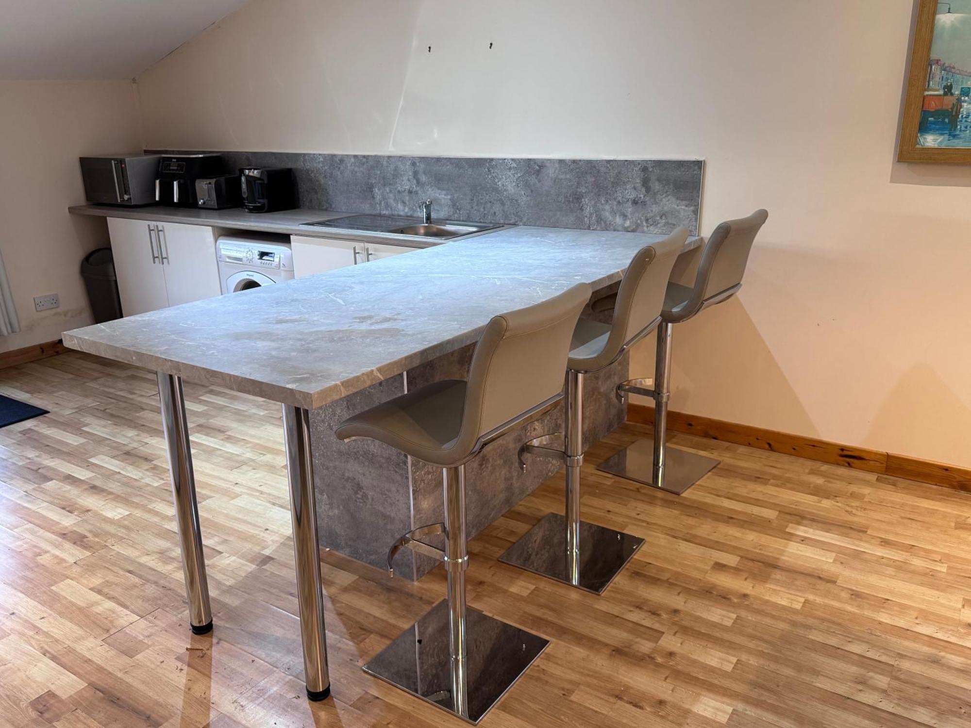Langside Apartments Newhouse Екстериор снимка